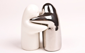 hugging-salt-and-pepper